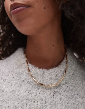 Noelle dainty necklace in gold tone