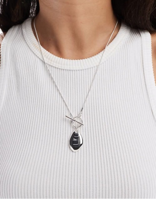 silver plated necklace with T-bar and molten pendant